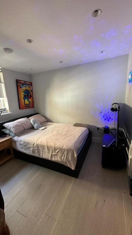 Heart Of Soho Two Bedroom Apartament *