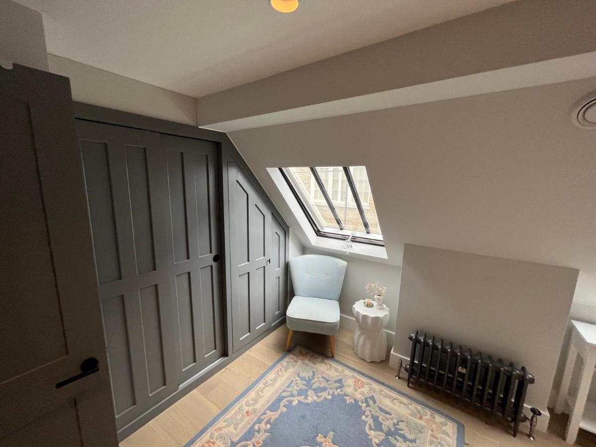 Heart Of Soho Two Bedroom Apartament